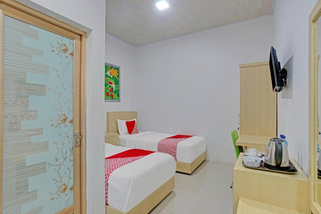 Oyo 90404 Pringombo Homestay 2 Syariah Μπαντάρ Λαμπούνγκ Εξωτερικό φωτογραφία